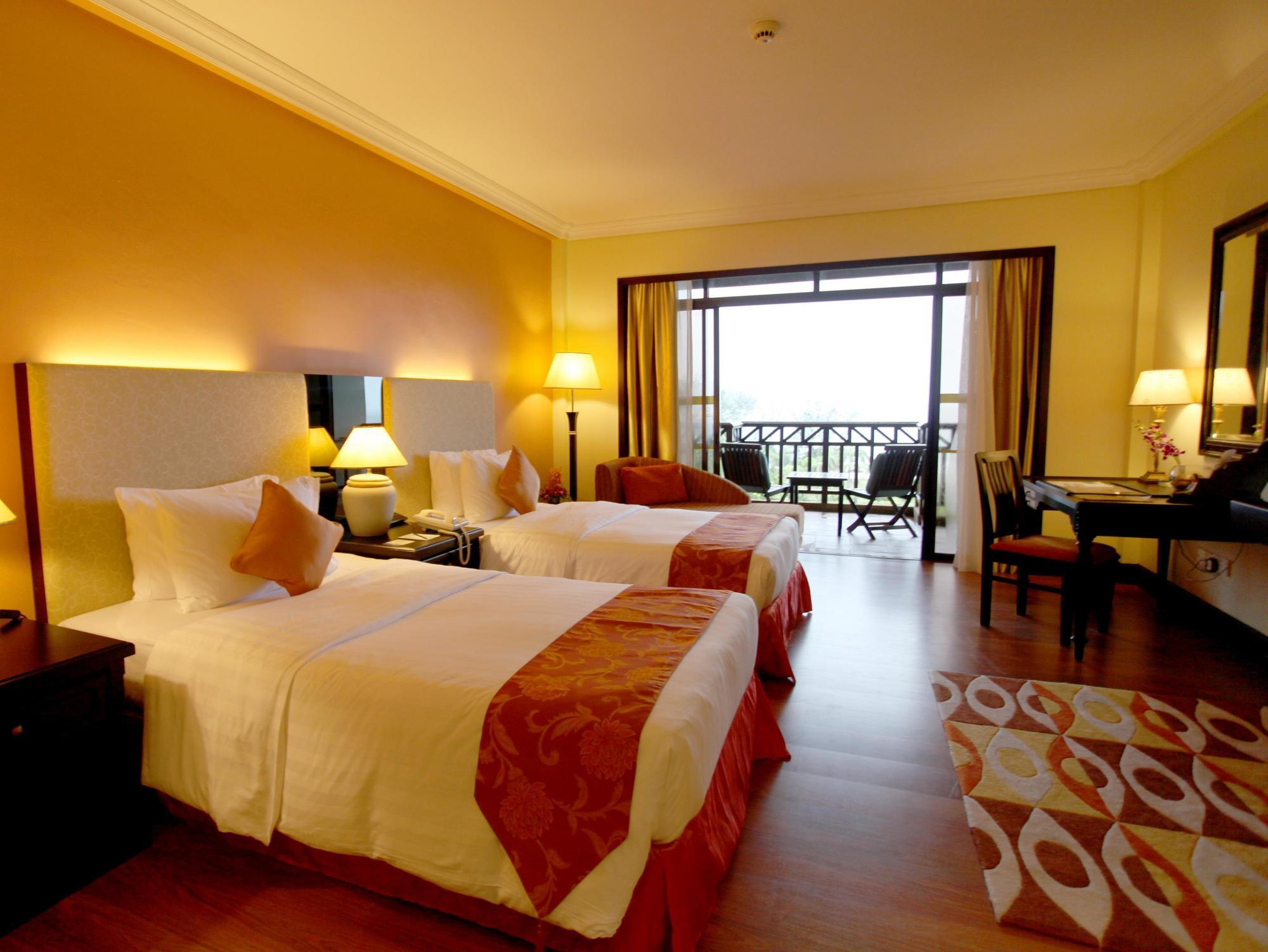 Villa At Nexus Resort & Spa Karambunai Kampong Bikasan Esterno foto