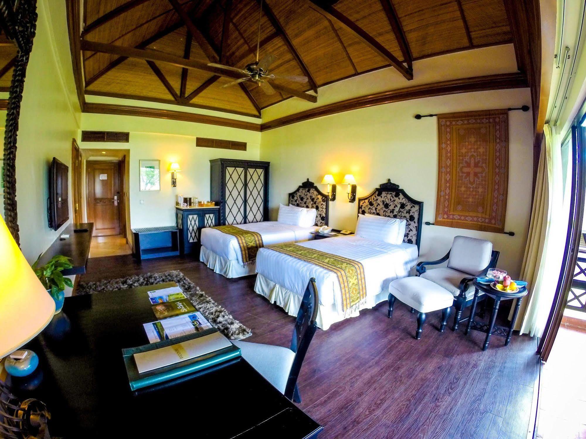 Villa At Nexus Resort & Spa Karambunai Kampong Bikasan Esterno foto